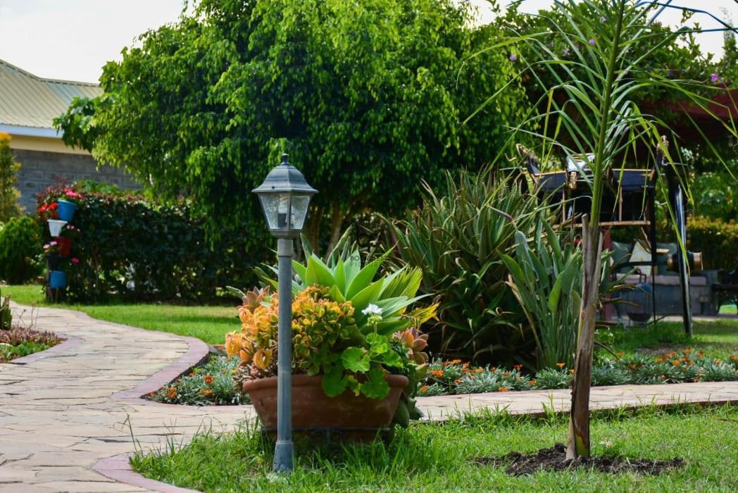 Tumaini Gardens Bed & Breakfast Kajiado Ngoại thất bức ảnh